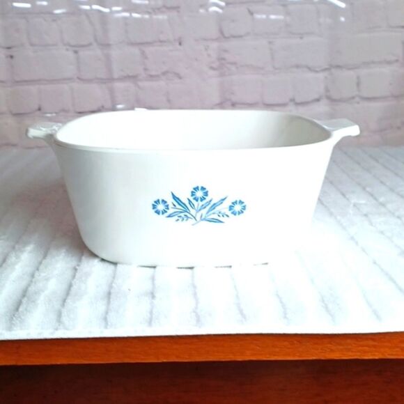 CORNING VINTAGE 2.5 Qt  Casserole‎ Dish - Picture 1 of 9